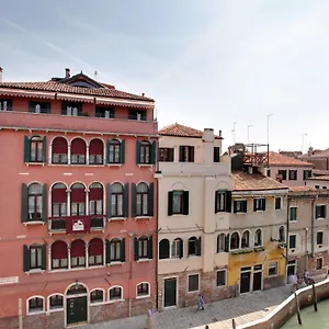 Palazzo Schiavoni Residenza D'epoca & Suite-apartments Venise